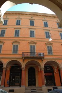 Consolidamento e resaturo di un palazzo antico del 1600 a Bologna